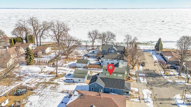 1370 CEAPE AVENUE, Oshkosh, WI 54901