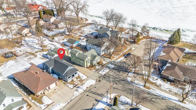 1370 CEAPE AVENUE, Oshkosh, WI 54901