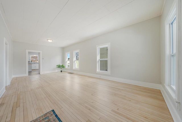 1370 CEAPE AVENUE, Oshkosh, WI 54901