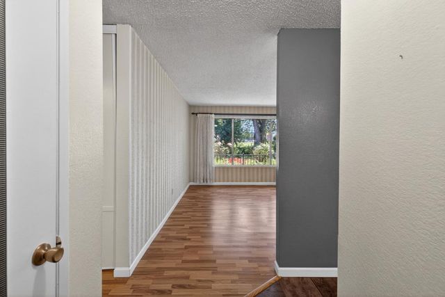 199 Briarcliff Dr, Folsom, CA 95630