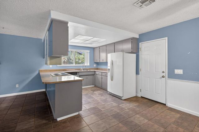 199 Briarcliff Dr, Folsom, CA 95630