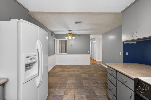 199 Briarcliff Dr, Folsom, CA 95630