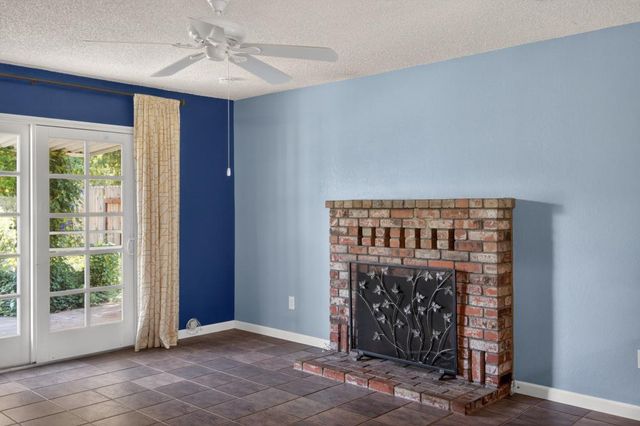 199 Briarcliff Dr, Folsom, CA 95630