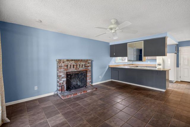 199 Briarcliff Dr, Folsom, CA 95630