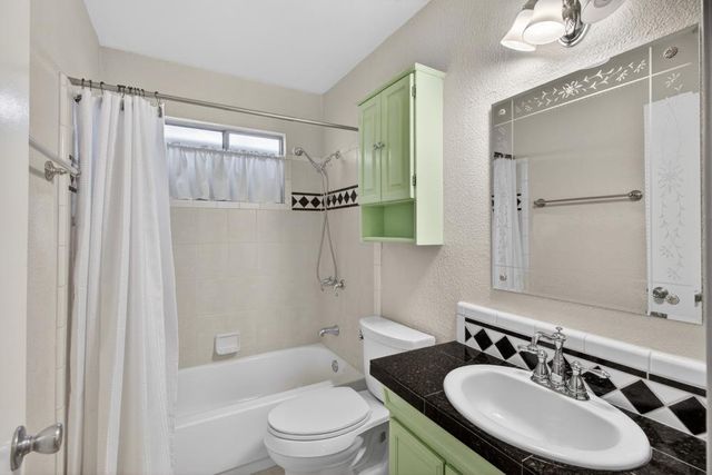 199 Briarcliff Dr, Folsom, CA 95630