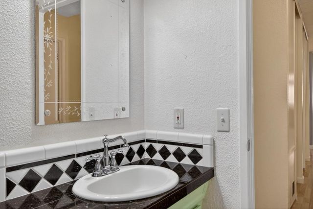 199 Briarcliff Dr, Folsom, CA 95630