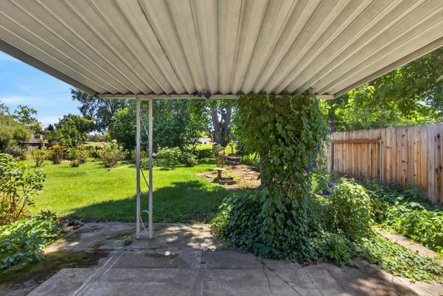 199 Briarcliff Dr, Folsom, CA 95630