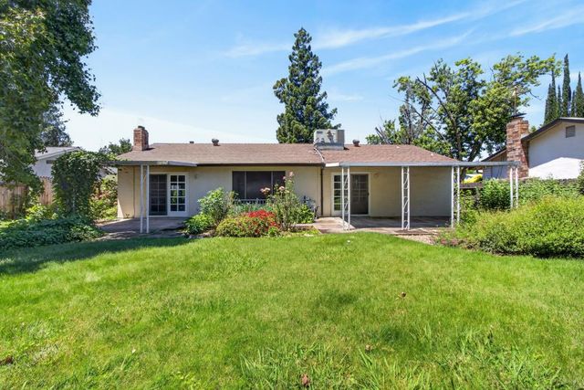 199 Briarcliff Dr, Folsom, CA 95630