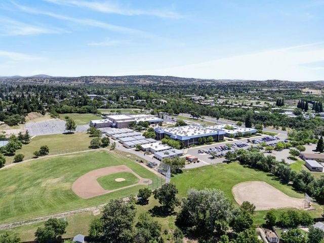 199 Briarcliff Dr, Folsom, CA 95630