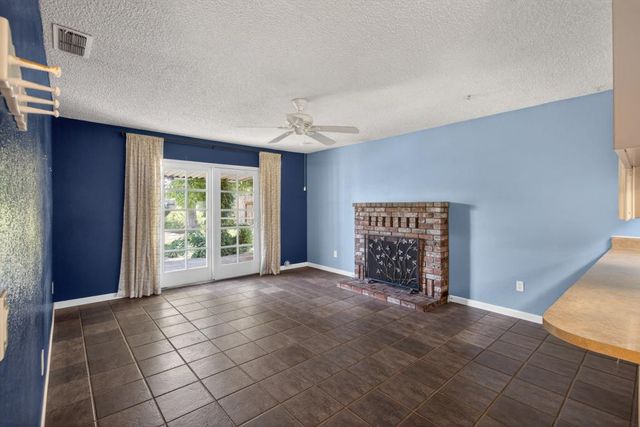 199 Briarcliff Dr, Folsom, CA 95630