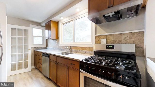 24 W 7TH AVE, Runnemede, NJ 08078