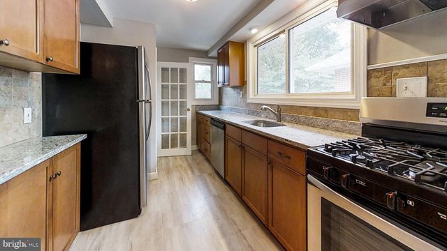 24 W 7TH AVE, Runnemede, NJ 08078