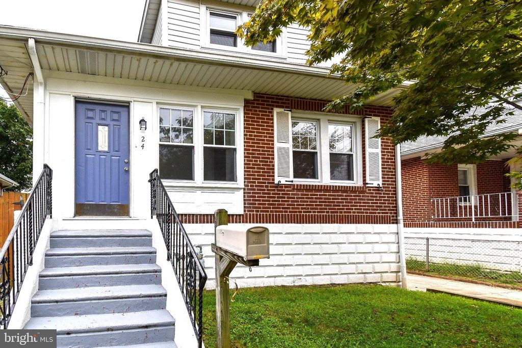 24 W 7TH AVE, Runnemede, NJ 08078