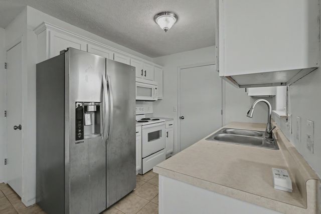 1107 E Melton Road, Ozark, MO 65721