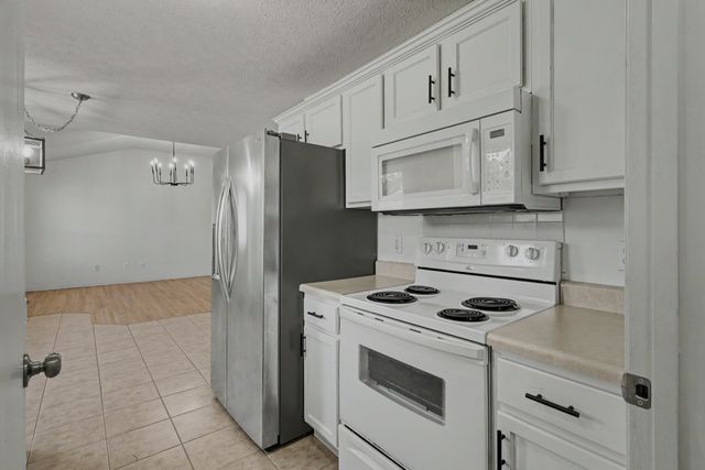 1107 E Melton Road, Ozark, MO 65721