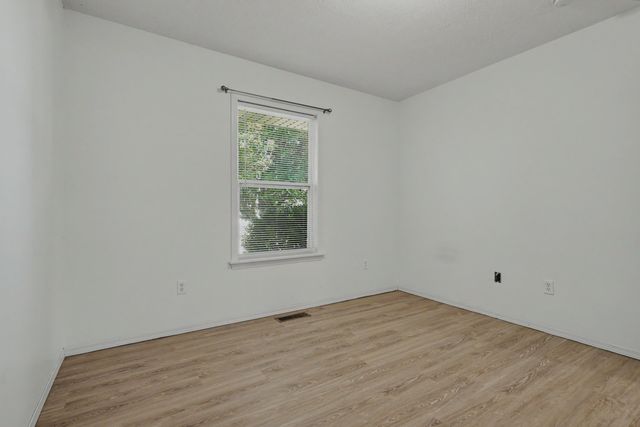 1107 E Melton Road, Ozark, MO 65721