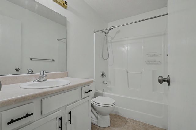 1107 E Melton Road, Ozark, MO 65721