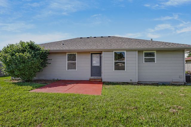 1107 E Melton Road, Ozark, MO 65721