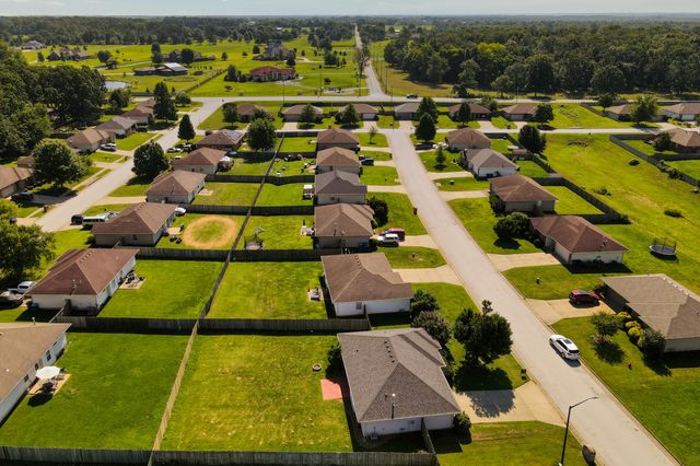 1107 E Melton Road, Ozark, MO 65721