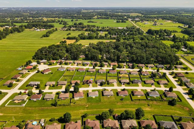 1107 E Melton Road, Ozark, MO 65721