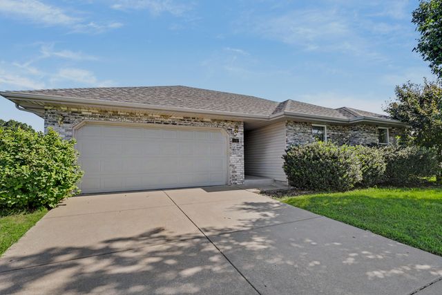 1107 E Melton Road, Ozark, MO 65721