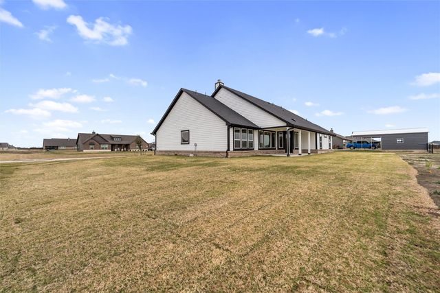 3107 White Oak Road, Oak Ridge, TX 75161