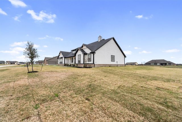 3107 White Oak Road, Oak Ridge, TX 75161