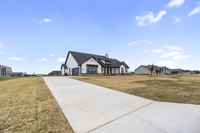 3107 White Oak Road, Oak Ridge, TX 75161