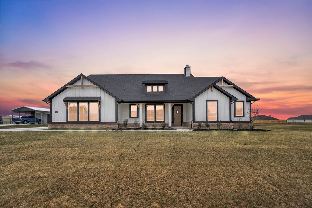 3107 White Oak Road, Oak Ridge, TX 75161