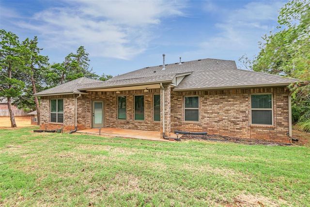 8960 Overlook Drive, Guthrie, OK 73044