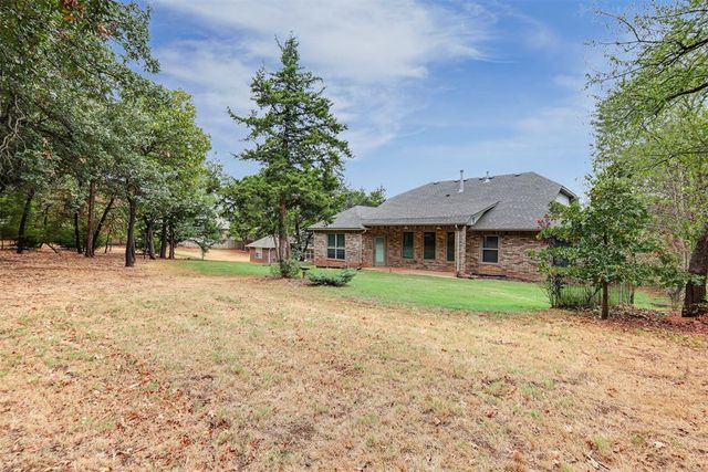 8960 Overlook Drive, Guthrie, OK 73044