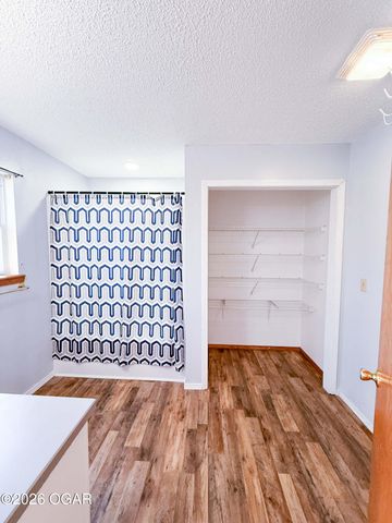 1422 W Macon Street, Carthage, MO 64836