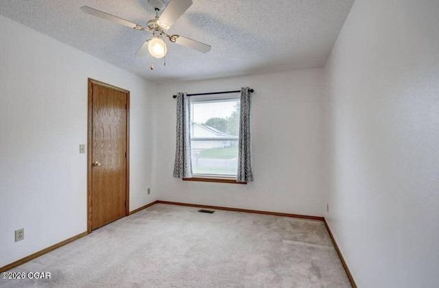 1422 W Macon Street, Carthage, MO 64836