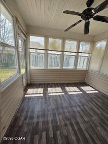 1422 W Macon Street, Carthage, MO 64836