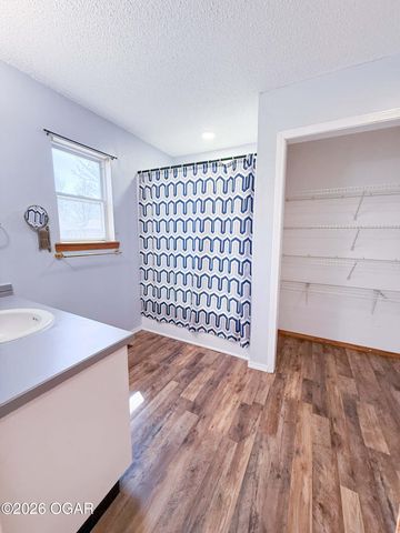 1422 W Macon Street, Carthage, MO 64836