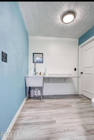 1422 W Macon Street, Carthage, MO 64836