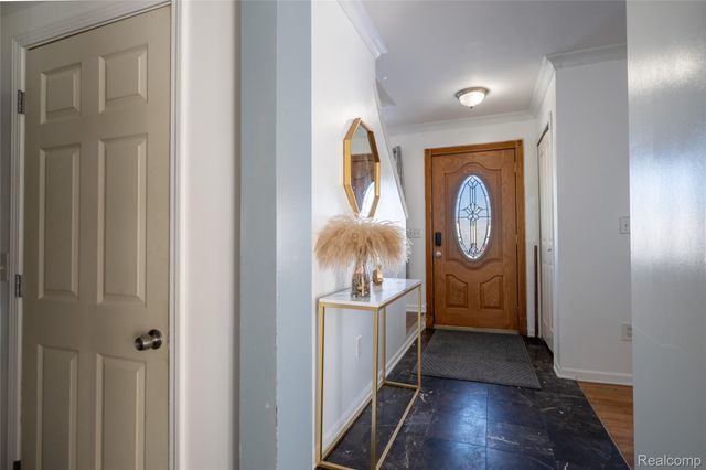 1750 E Woodruff Avenue, Hazel Park, MI 48030