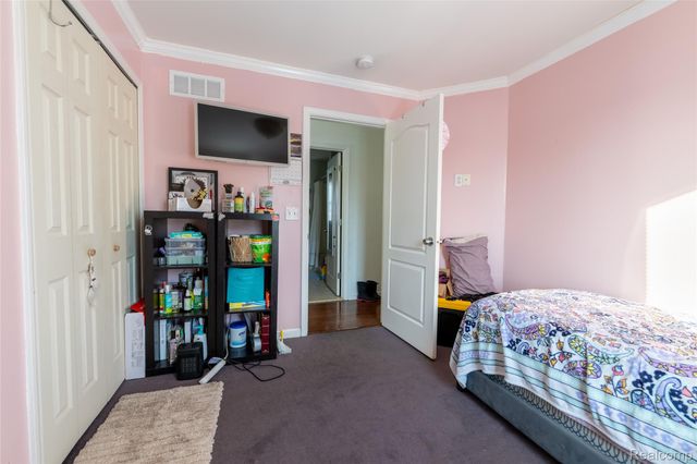 1750 E Woodruff Avenue, Hazel Park, MI 48030