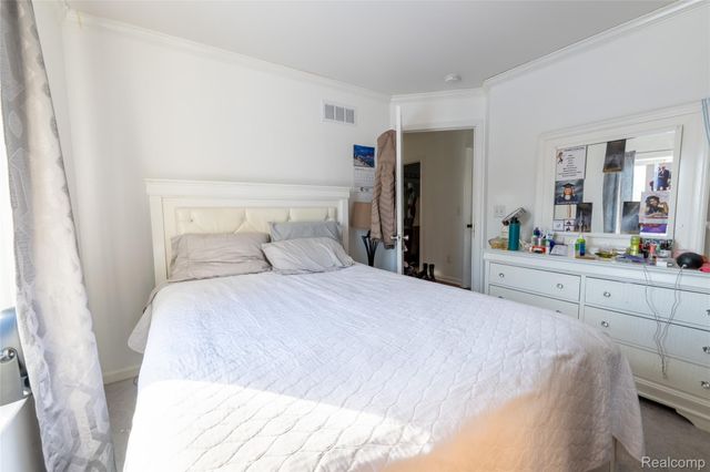 1750 E Woodruff Avenue, Hazel Park, MI 48030