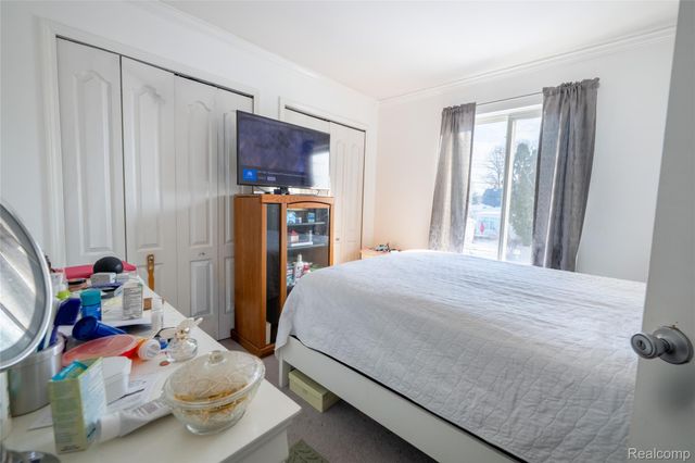 1750 E Woodruff Avenue, Hazel Park, MI 48030