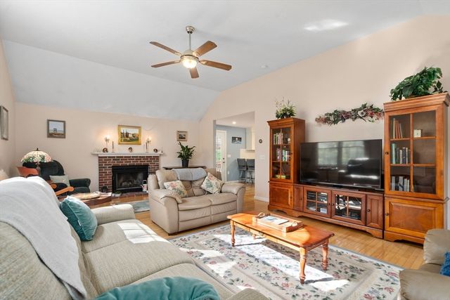 44 Laurel Drive, Hudson, MA 01749
