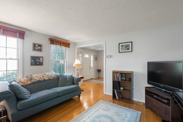 44 Laurel Drive, Hudson, MA 01749