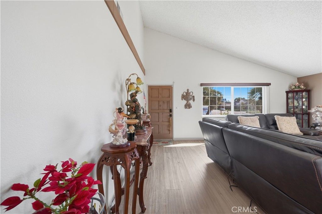 Image 9 of property listing at 11476 Bellatrix Court, San Diego, CA 92126