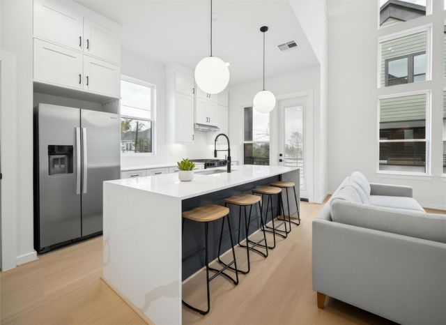 817 Thornton Road G, Houston, TX 77018