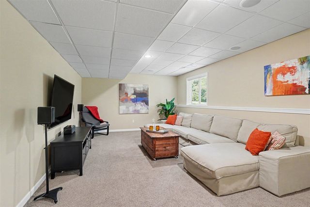 10719 Wood Ridge Drive, Zeeland, MI 49464