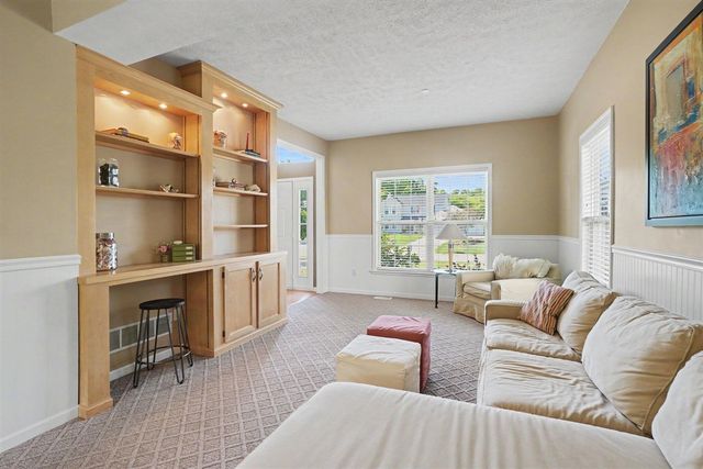 10719 Wood Ridge Drive, Zeeland, MI 49464