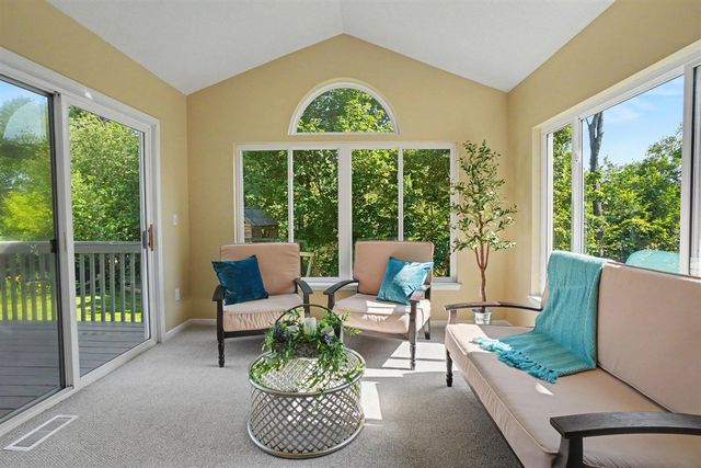 10719 Wood Ridge Drive, Zeeland, MI 49464