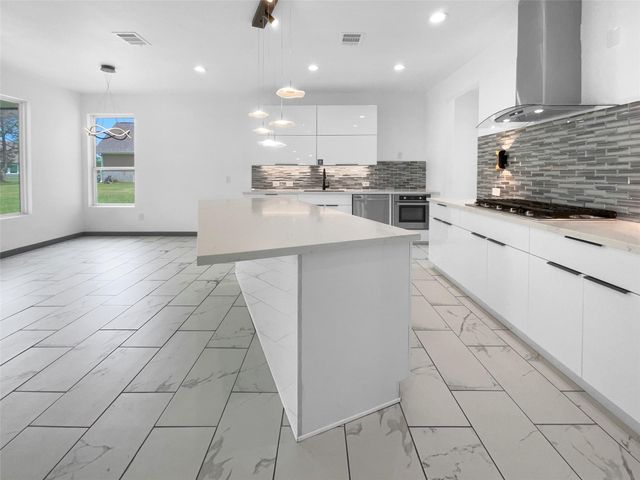 145 Birdie Drive, Hempstead, TX 77445