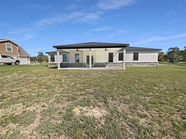 145 Birdie Drive, Hempstead, TX 77445