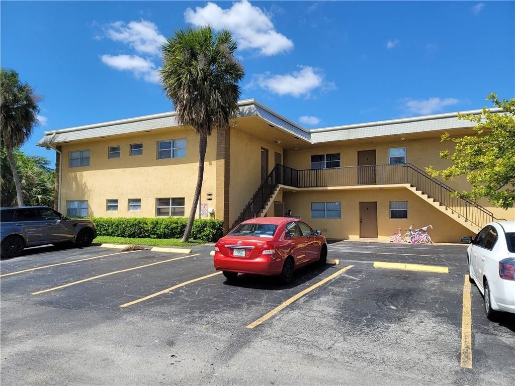 1061 NW 45th Street 8, Pompano Beach, FL 33064